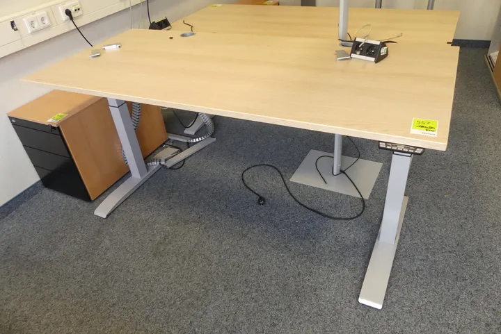 Rohde & Grahl - Elektrisch höhenverstellbarer Schreibtisch Maße in cm ca. 180 x 80